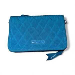 👗Vera Bradley Teal Quilted Clutch